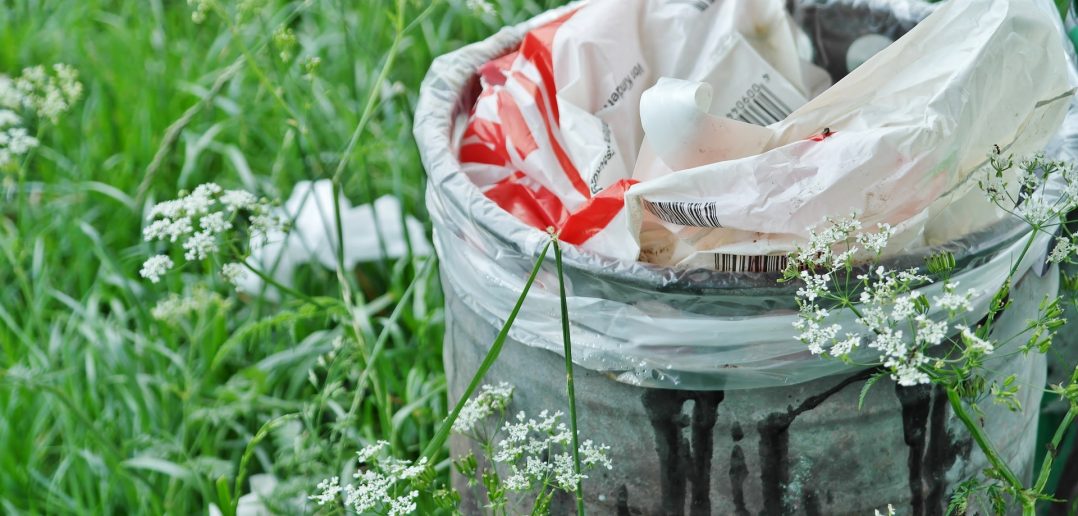 garbage-can-1423840_1920