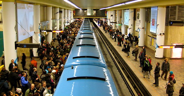 640px-mcgillmetro-rushhour