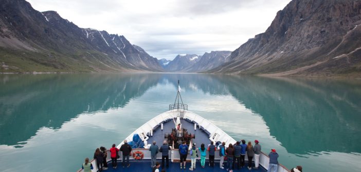 SOI ship in Auyuittuq National Park (1)